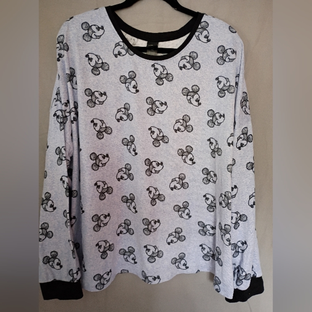Disney Long Sleeve XXL